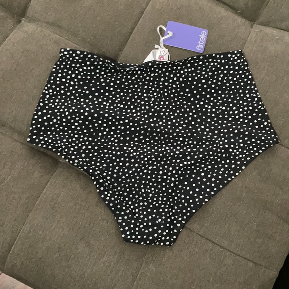 New FLIRTELLE
Miami Coast High Waist Bikini Brief - Picture 2 of 4